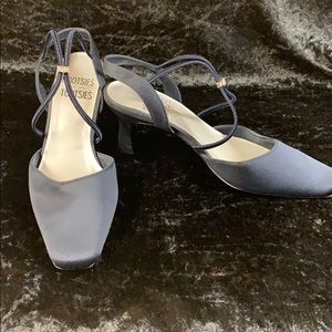 Mootsies Tootsies closed toe heel